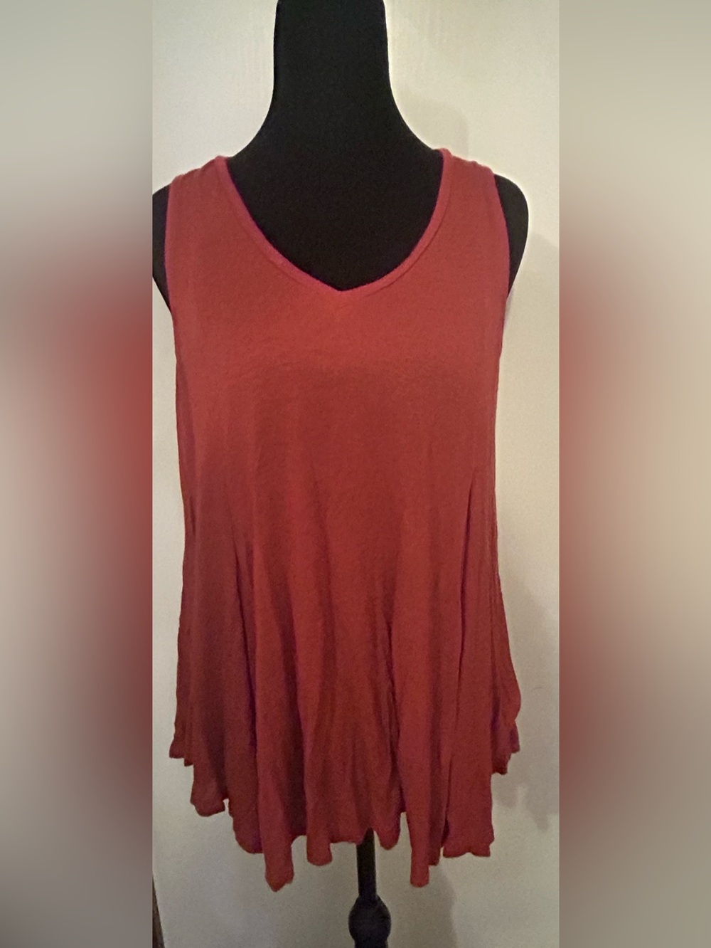 bobeau Sleeveless V-Neck Flowy Tank Top - Rust